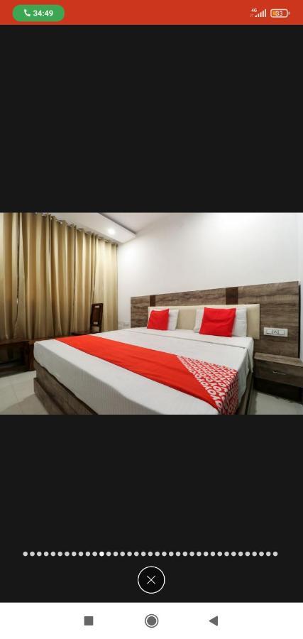 Hotel Almond Zirakpur Exterior foto