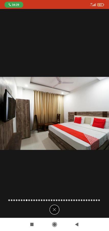 Hotel Almond Zirakpur Exterior foto