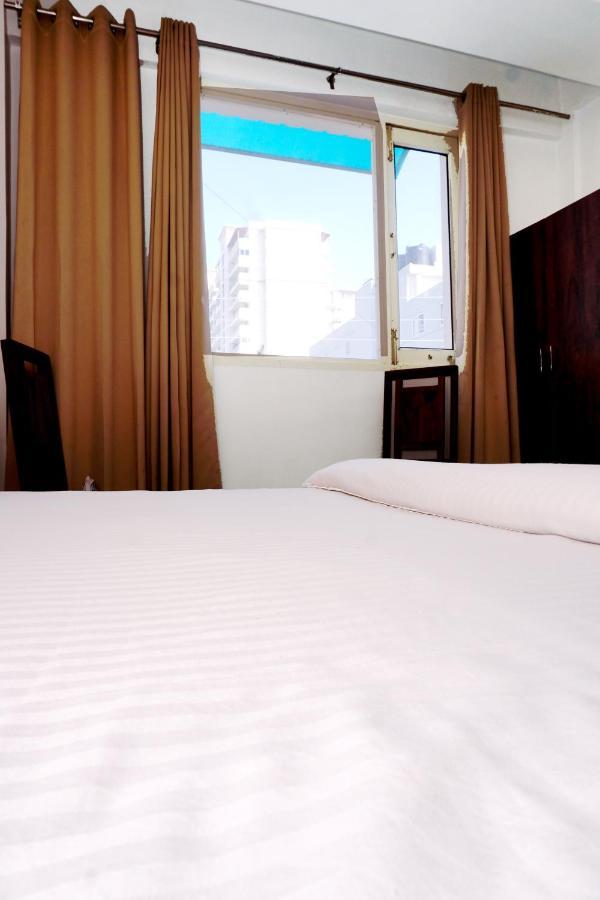 Hotel Almond Zirakpur Exterior foto