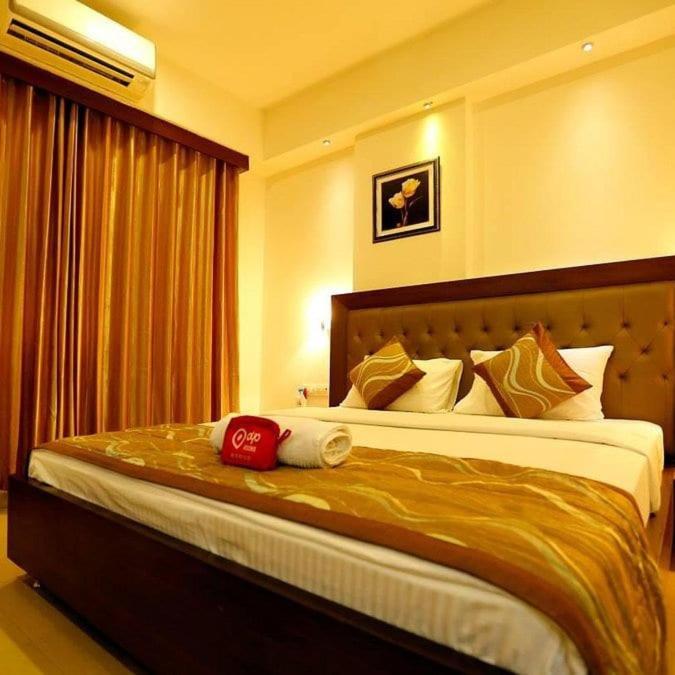 Hotel Almond Zirakpur Exterior foto